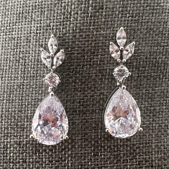Cubic Zirconia Crystal Chandelier Swarovski Elements Rhinestone Dangle Stud - Picture 2 of 3